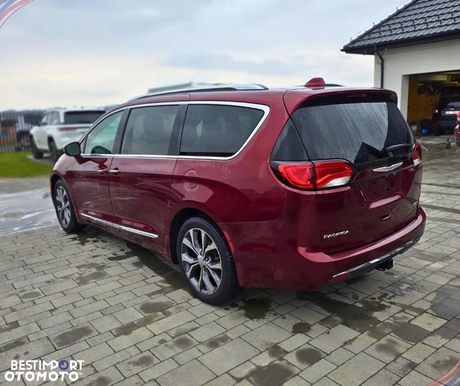 Chrysler Pacifica - 10