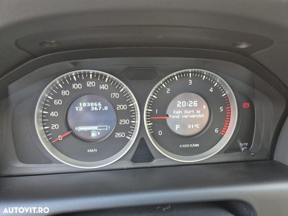 Volvo XC 60 D4 Momentum - 9