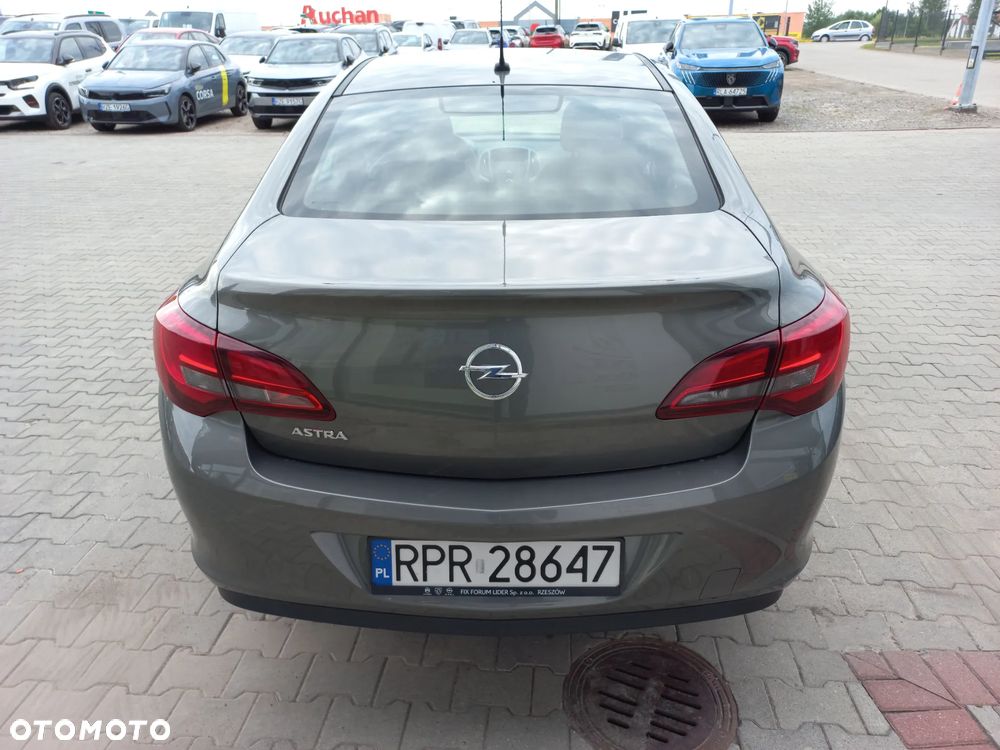 Opel Astra 1.6 EU6 - 6