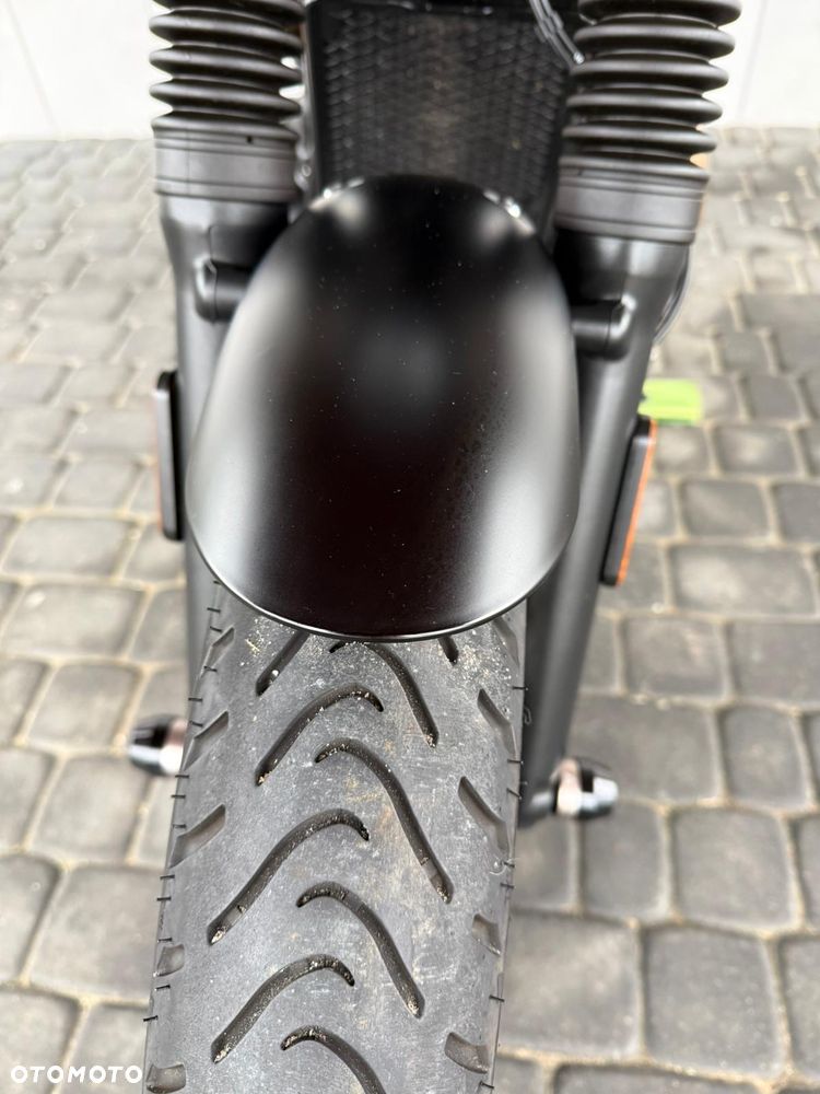 Triumph Street Twin - 37