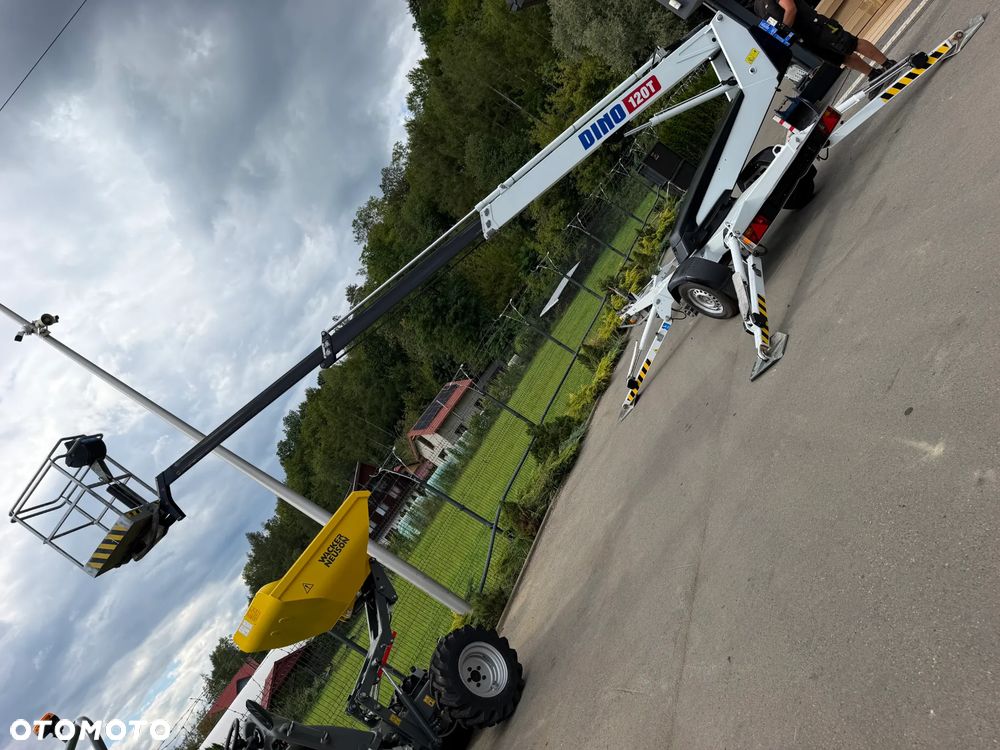 Nifty DINO 120T. Zwyżka koszowa 12 metrów wysuwana na raz. Podnośnik HDS. Napęd Hydrauliczny na dwa koła. Obraca się w koło 360. jak nówka z salonu. 2016 rok. 1220 mtg. Książka Serwisowa od nowości do wglądu. PRĄD 230v. 4 sekcje sterowania na dole. Nowy model! Z komuny Norweskiej. Używana była 1 raz do roku. Serwisowana w DEKRA do końca OKAZJA. Zwyżka Obrotowa. Poziomowanie kosza. Pełna Hydraulika. Sterowanie góra dół! Wysuwane ramie. Wieniec tryby zero zużycia! Ani deka luzów i wycieków. Mała lekka i zwinna zwyżka o potężnym zasięgu. OKAZJA TANIO. Do rejestracji. Import Norwegia! Posiadam 4 sztuki wszystkie jak nowe z salonu. Zapraszam do przetestowania. Nowy Sącz. woj. Małopolskie - 13