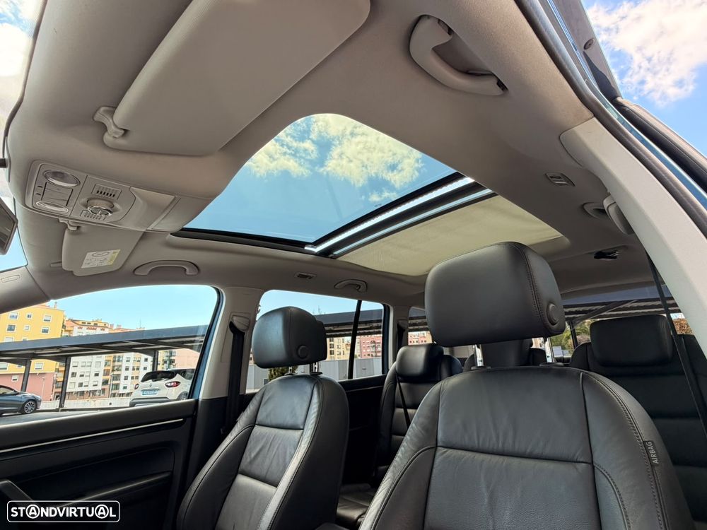 VW Touran 1.6 TDI DPF BlueMotion DSG Highline - 13