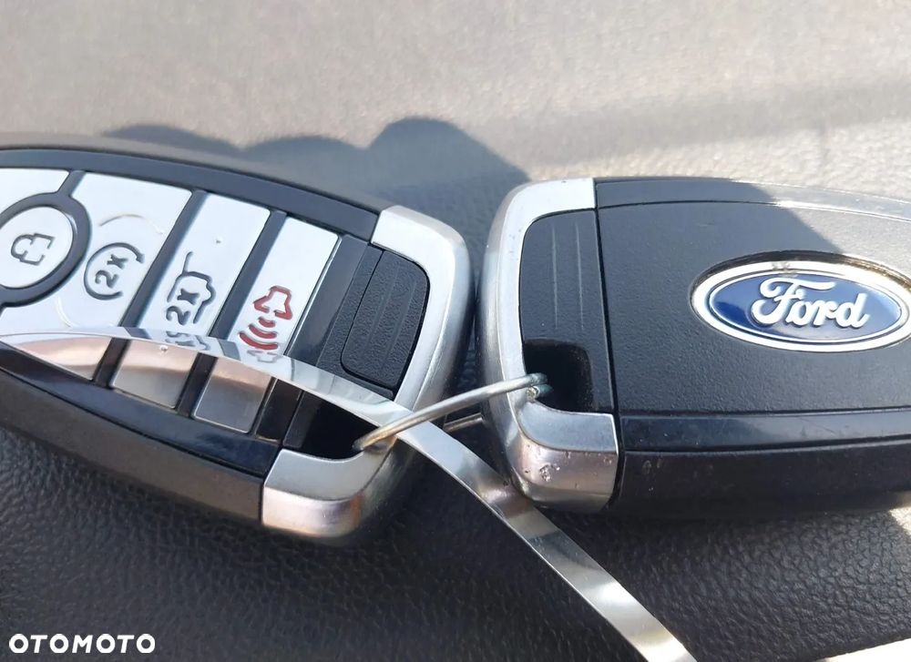 Ford Escape 2.0 EcoBoost AWD Titanium - 14