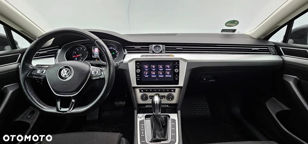 Volkswagen Passat - 14