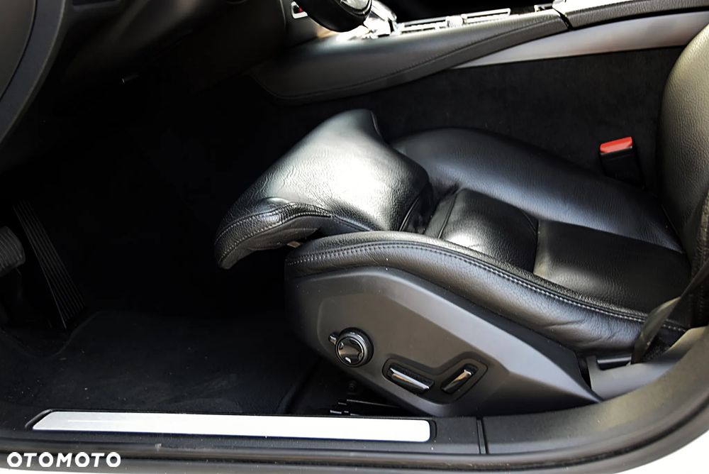 Volvo V60 T6 AWD Recharge Geartronic Inscription Expression - 30