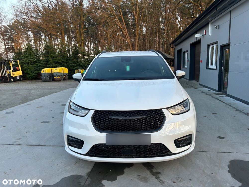 Chrysler Pacifica - 3