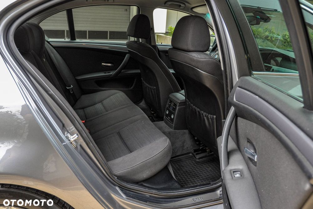 BMW Seria 5 523i Edition Exclusive - 12