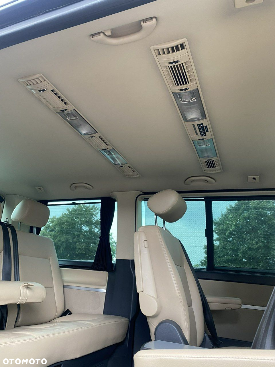 Volkswagen Multivan - 18