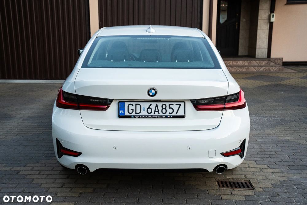 BMW Seria 3 318d MHEV Sport Line - 6