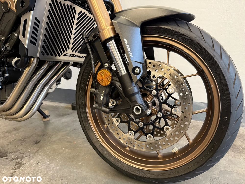 Honda CB - 10
