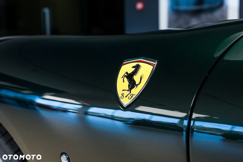 Ferrari Roma Spider - 12
