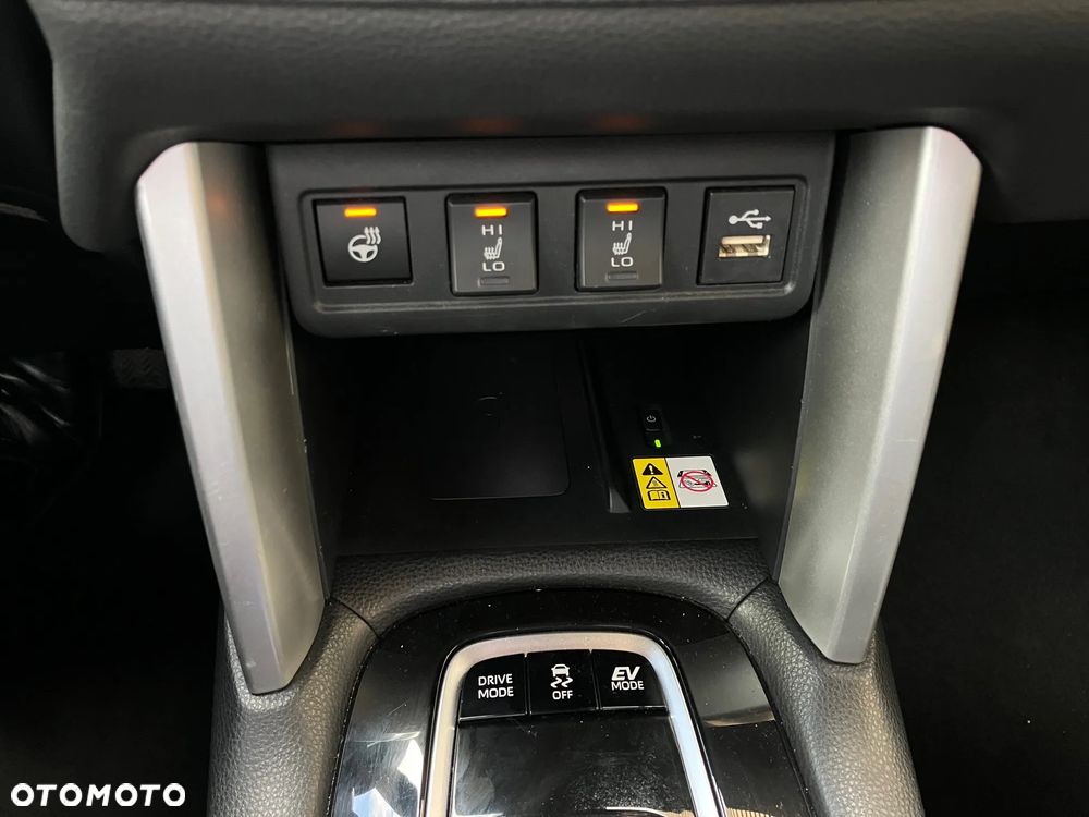 Toyota Corolla Cross 2.0 Hybrid Executive AWD - 33