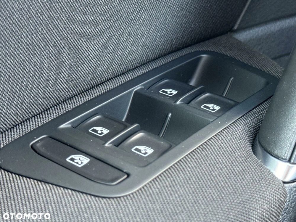 Volkswagen Golf - 17