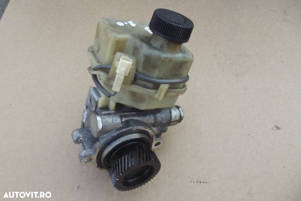 Pompa servo Mazda 6 2.0 pompa servodirectie Mazda5 Mazda 3 motor 2.0 - 1