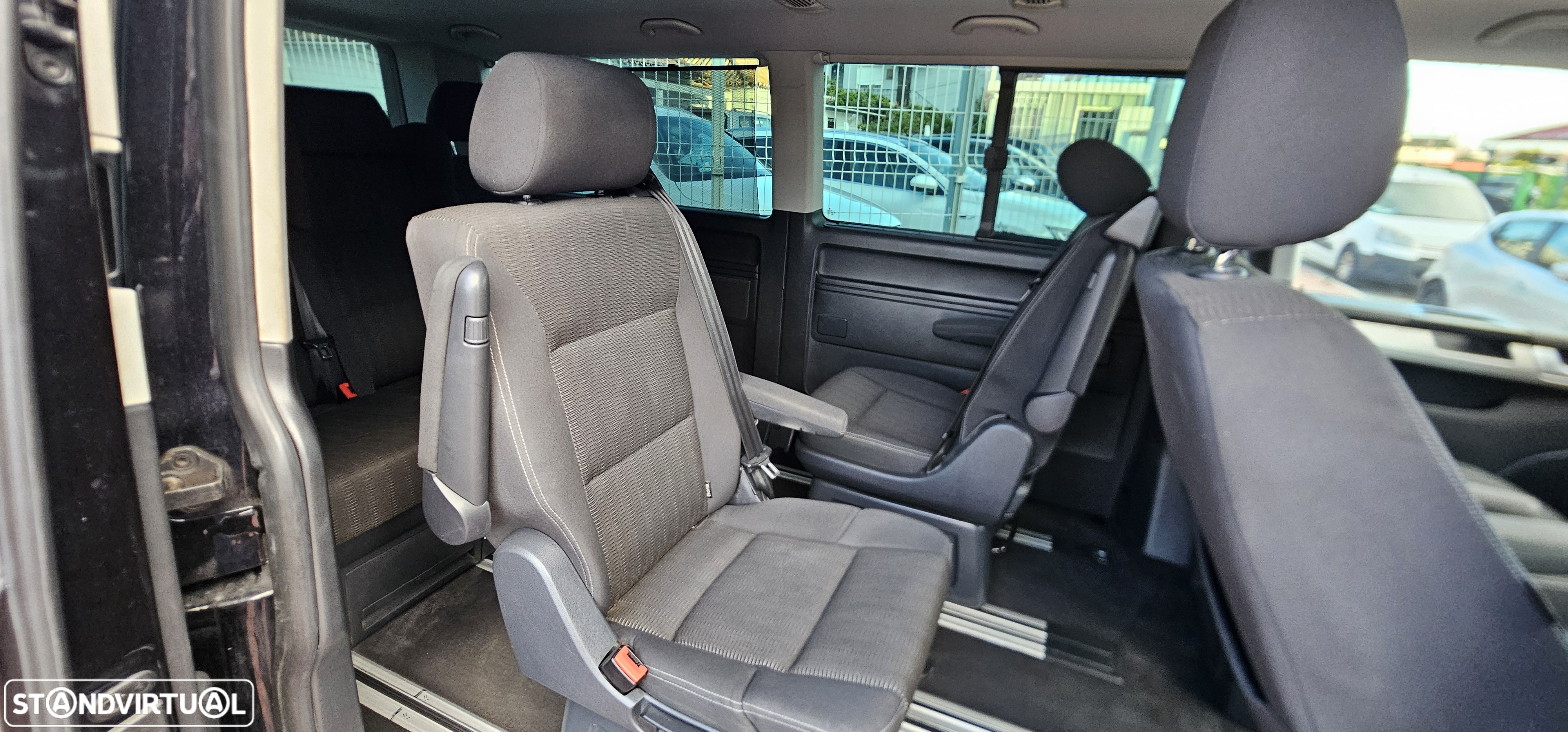 VW Multivan 2.0 TDi BM Longa Comfortline DSG - 28