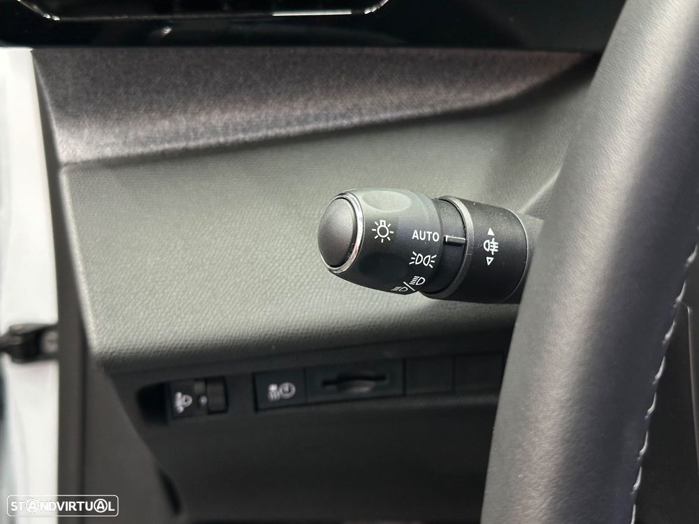 Peugeot e-308 54 kWh Allure - 22