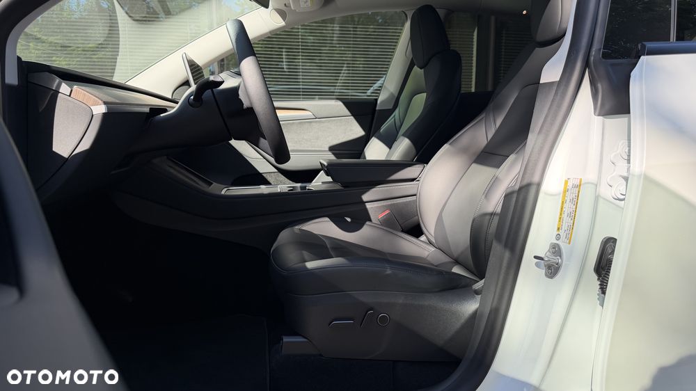 Tesla Model Y Performance AWD - 9
