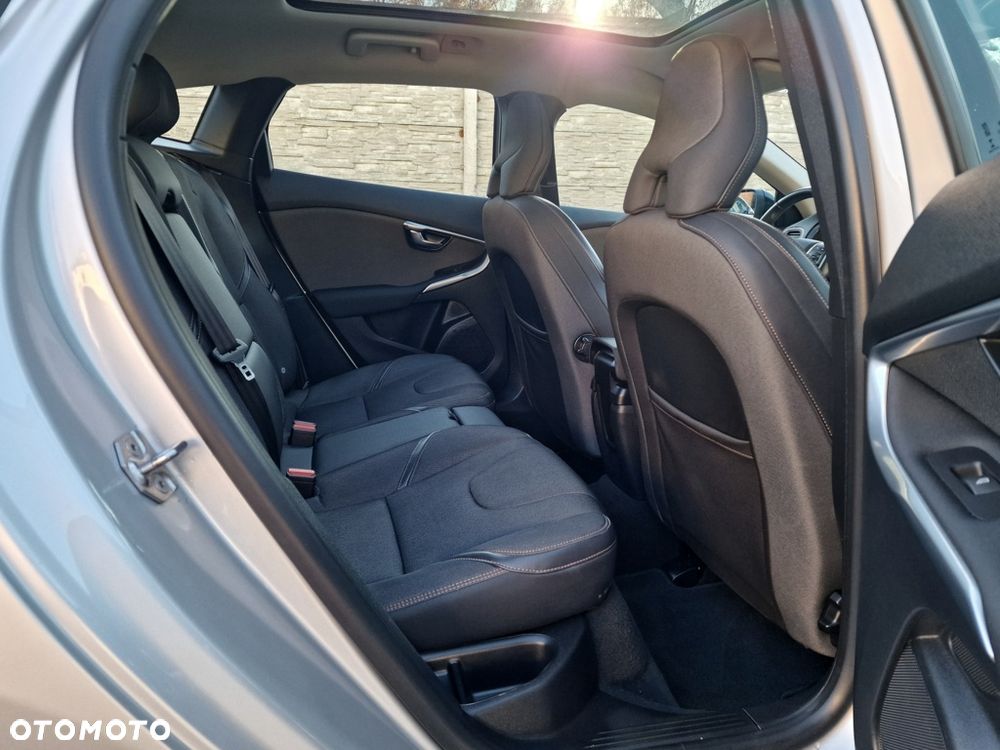 Volvo V40 Cross Country D2 Geartronic Momentum - 26