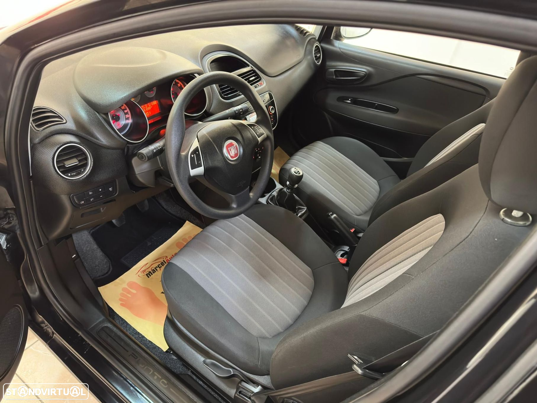 Fiat Punto 1.2 Lounge S&S - 12