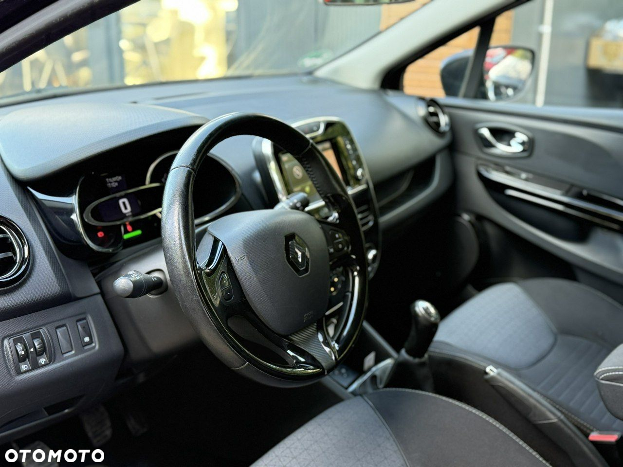 Renault Clio - 12