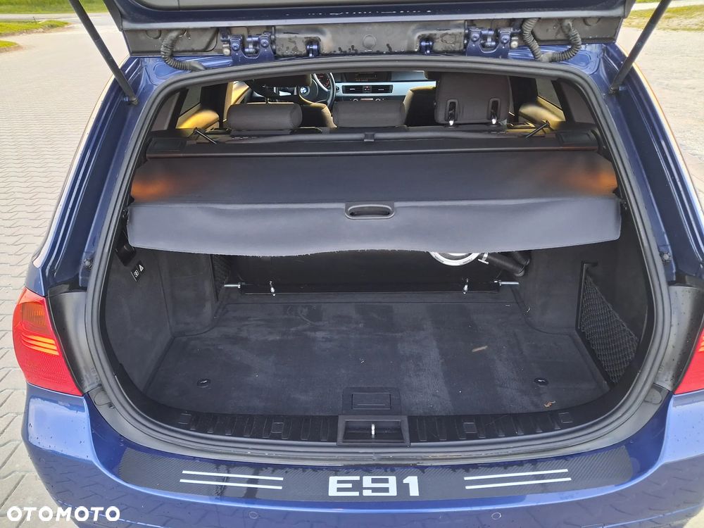BMW Seria 3 320i - 14