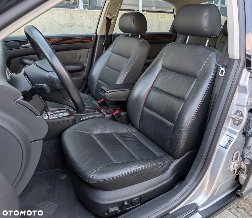 Audi A6 Limousine 2.5 TDI Quattro Tiptr - 6