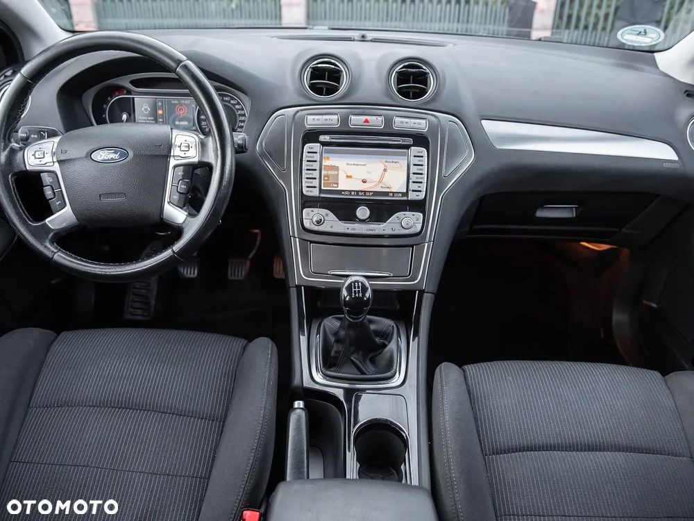 Ford Mondeo SW - 23