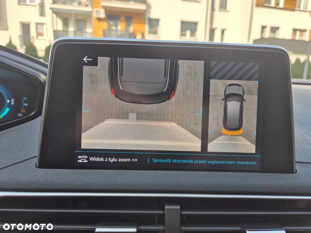 Peugeot 3008 1.6 PureTech HYbrid GT Line S&S EAT8 - 9