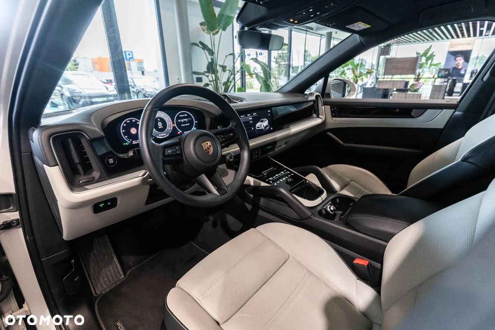 Porsche Cayenne Standard - 9
