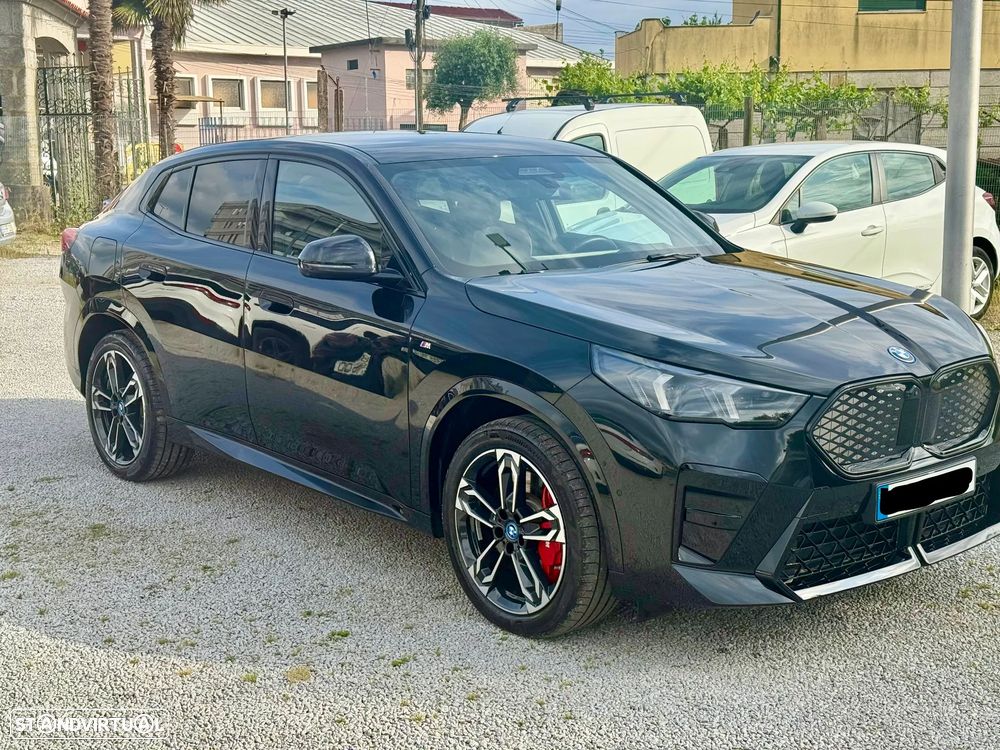 BMW iX2 eDrive20 Pack Desportivo M Pro - 1