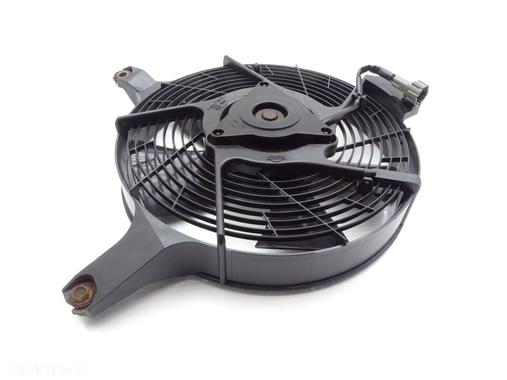 Wentylator chłodnicy klimatyzacji osłona nissan patrol gr y61 - 2