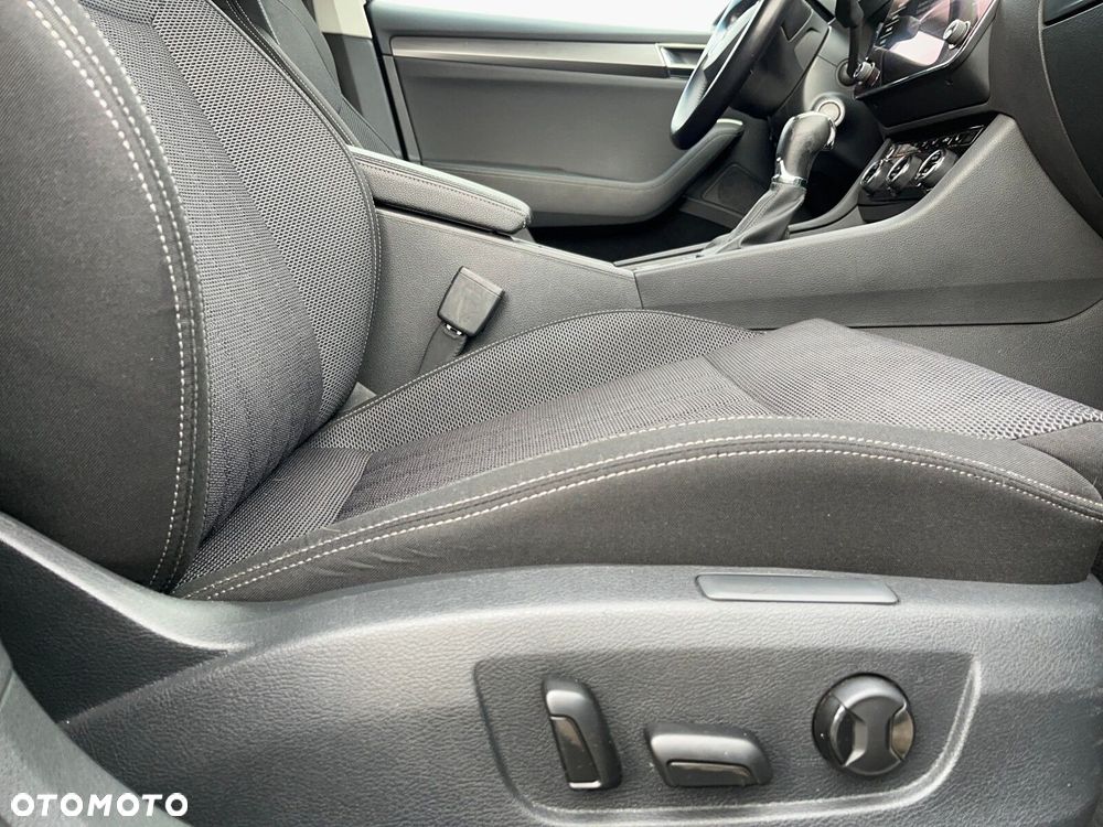 Skoda Superb 2.0 TDI SCR Style DSG - 21