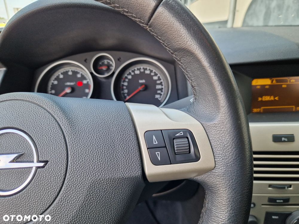 Opel Astra 1.6 Sport - 38