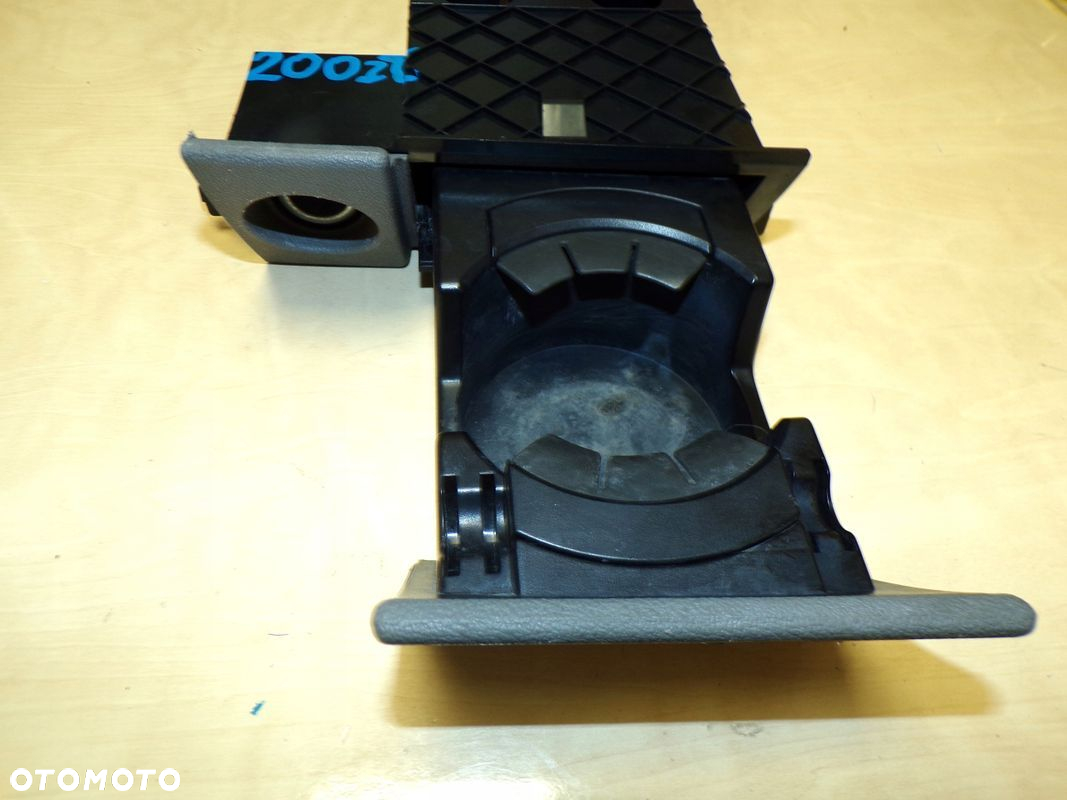 VW T5 Transporter 03- ZAPALNICZKA PODSTAWKA UCHWYT NA KUBKI Cup Holder - 3