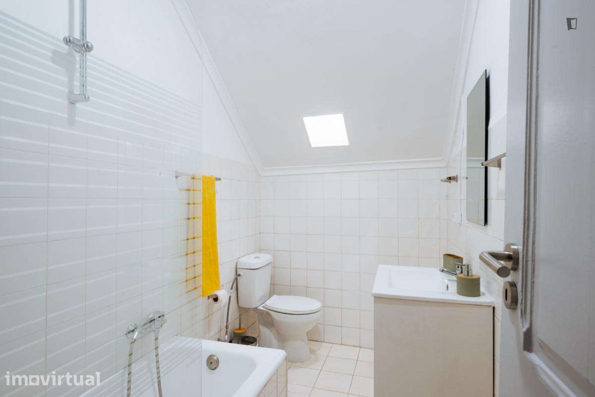 Quarto - localizado em Arroios Lisbon - Grande imagem: 2/28