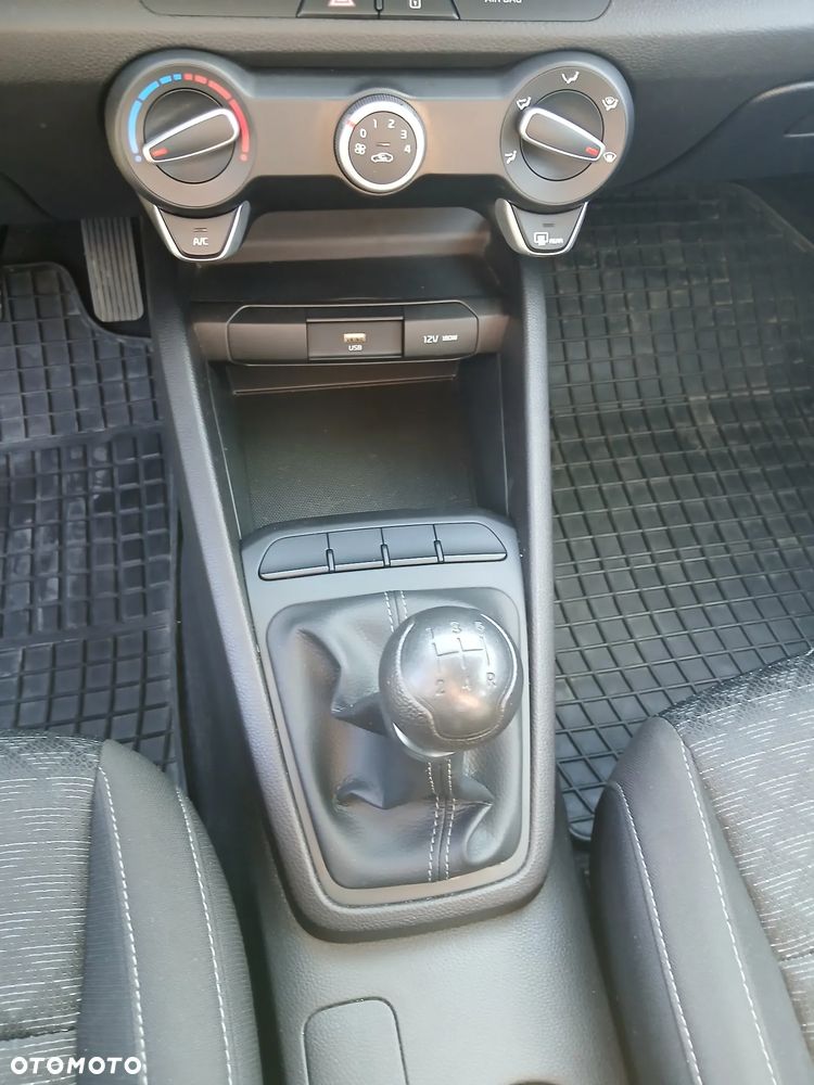 Kia Rio 1.2 L - 21