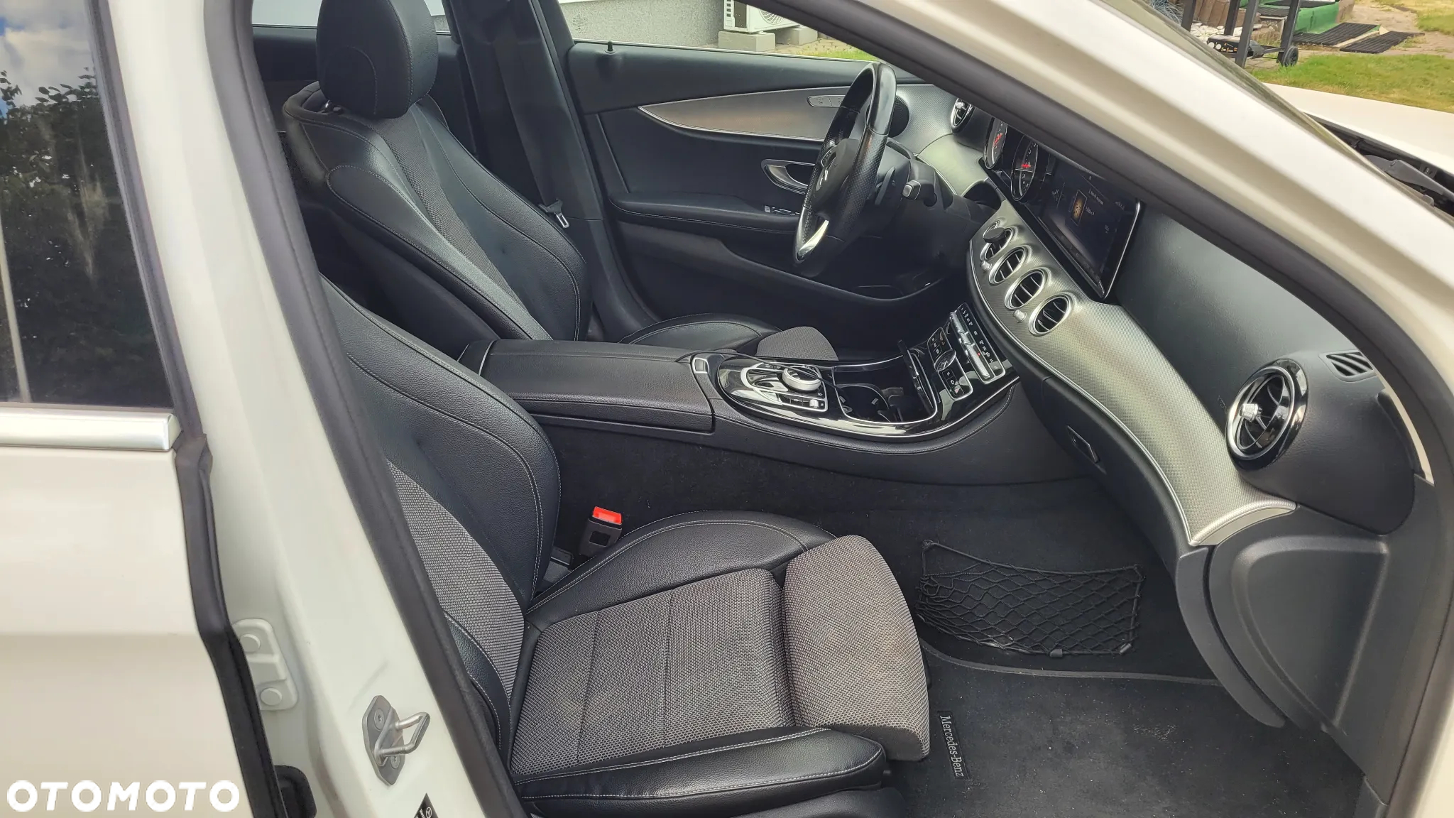 Mercedes-Benz Klasa E 250 9G-TRONIC - 9