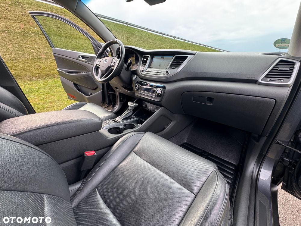 Hyundai Tucson 2.0 CRDI 4WD Automatik Premium - 29