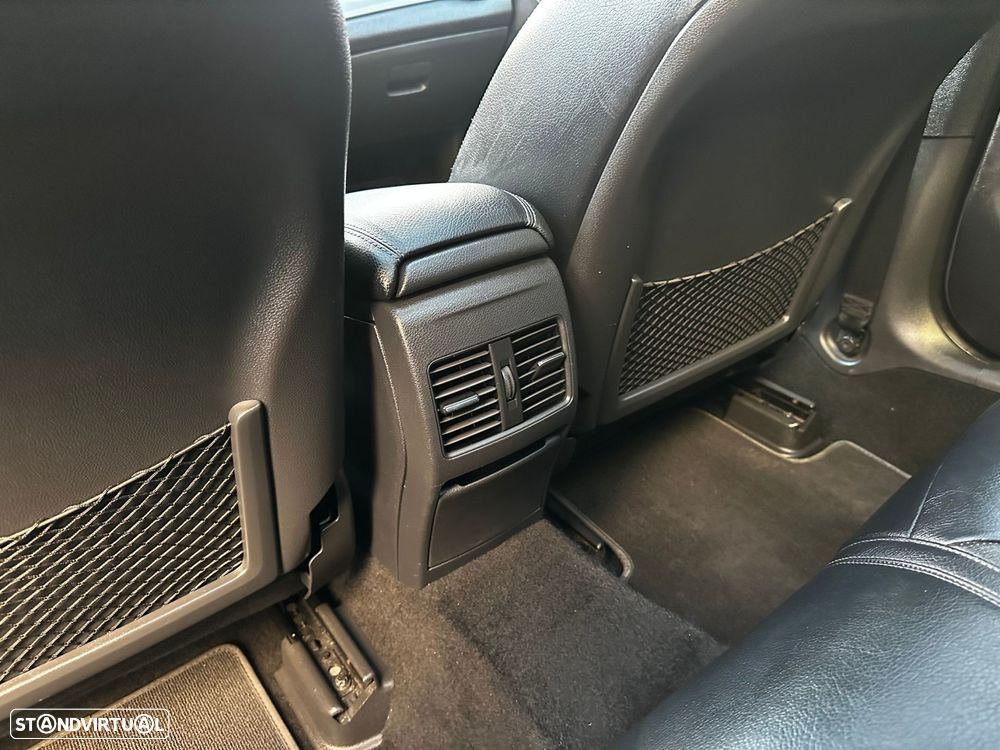 Mercedes-Benz GLA 220 CDi AMG Line - 42