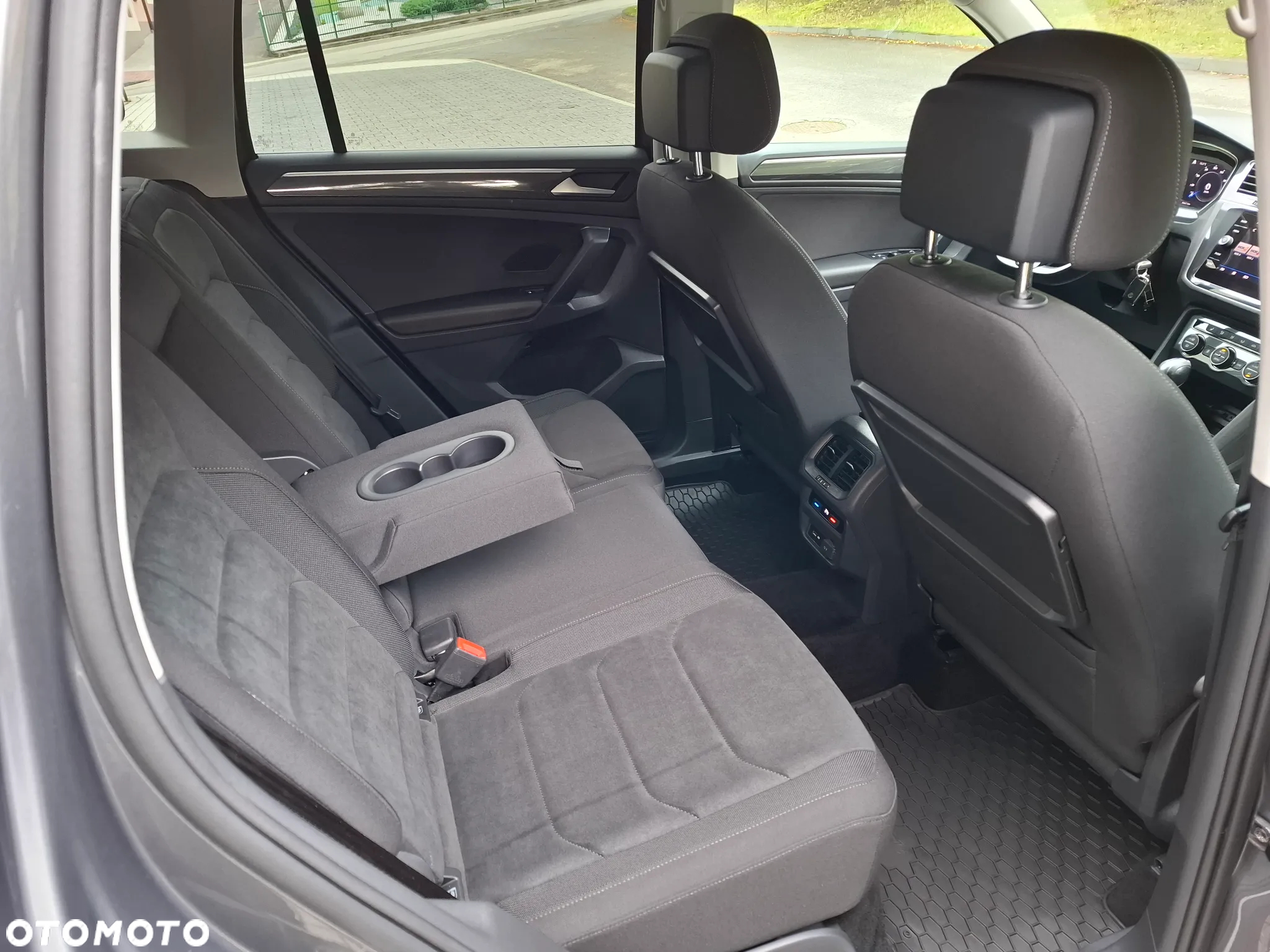 Volkswagen Tiguan 2.0 TDI SCR 4MOTION DSG Highline - 35