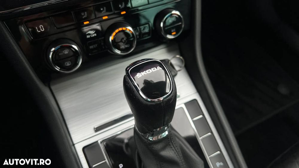 Skoda Superb 2.0 TDI DSG Ambition - 13
