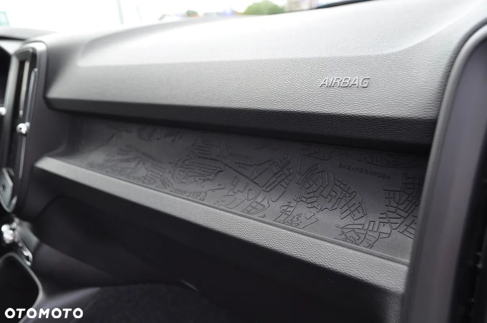 Volvo XC 40 T3 Momentum Core - 31
