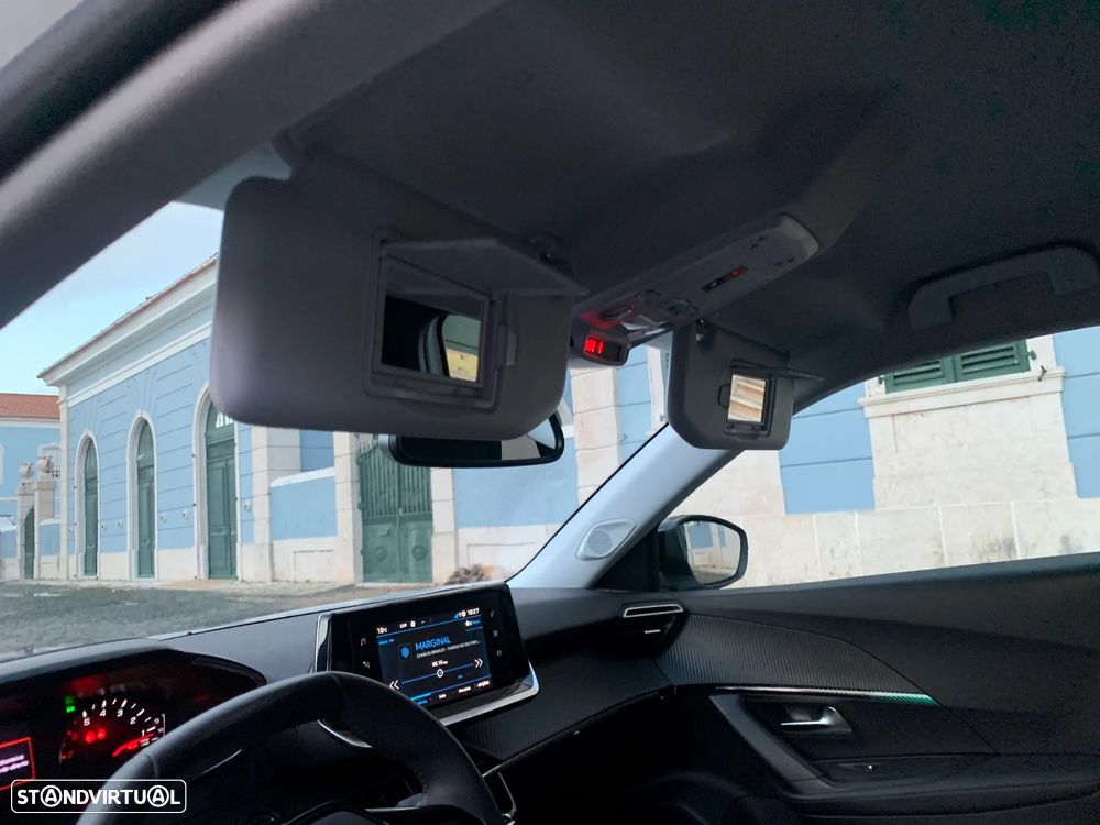 Peugeot 2008 1.5 BlueHDi Allure Pack - 32