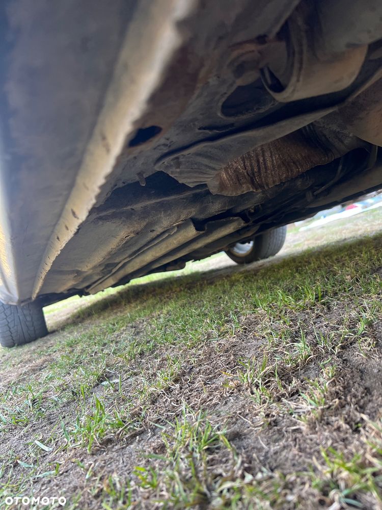 Alfa Romeo 147 1.9 JTD 16V Black Line - 11