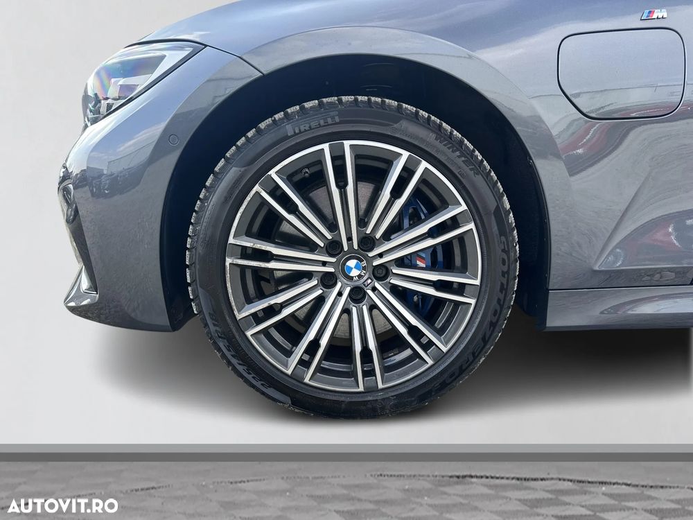 BMW Seria 3 330e xDrive Aut. - 13