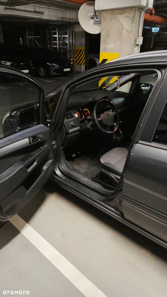 Opel Zafira 1.8 - 10