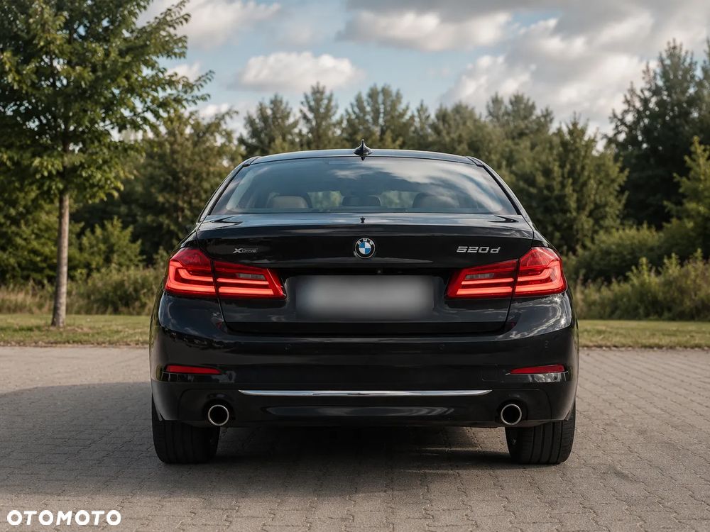 BMW Seria 5 520d Luxury Line - 17