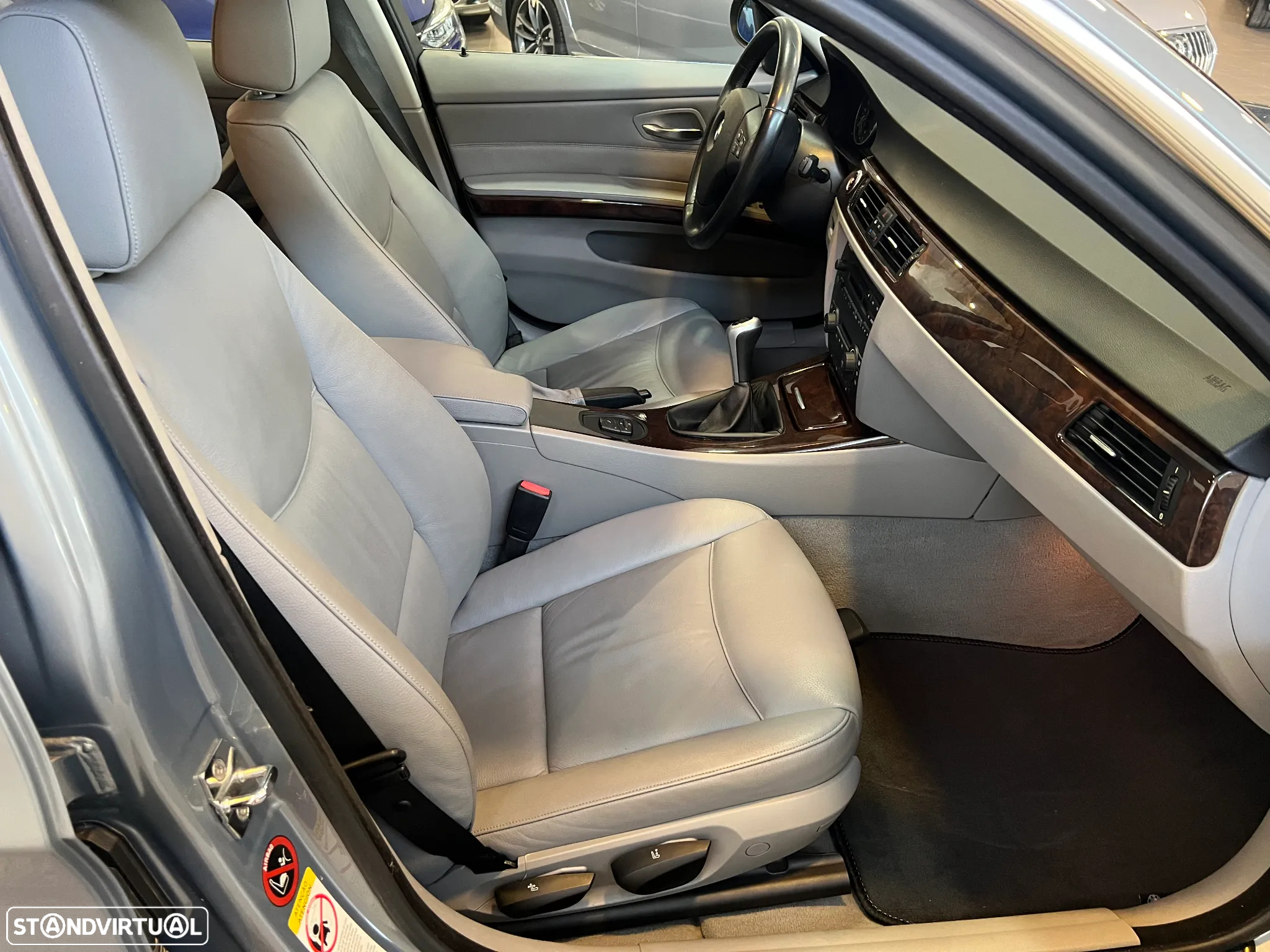 BMW 330 i - 14
