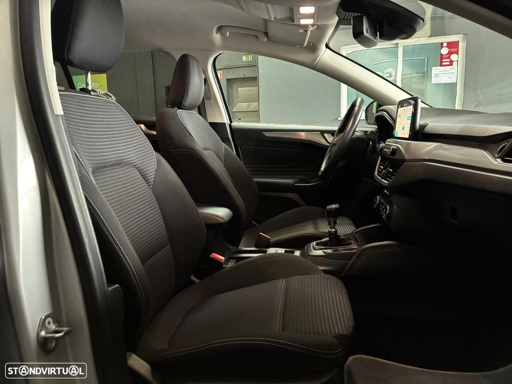 Ford Focus SW 1.5 TDCi EcoBlue Titanium - 32
