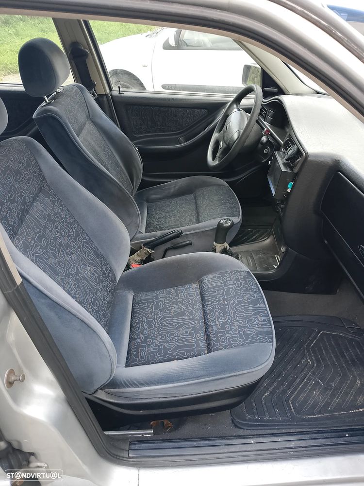 SEAT Toledo 1.6 GT - 3